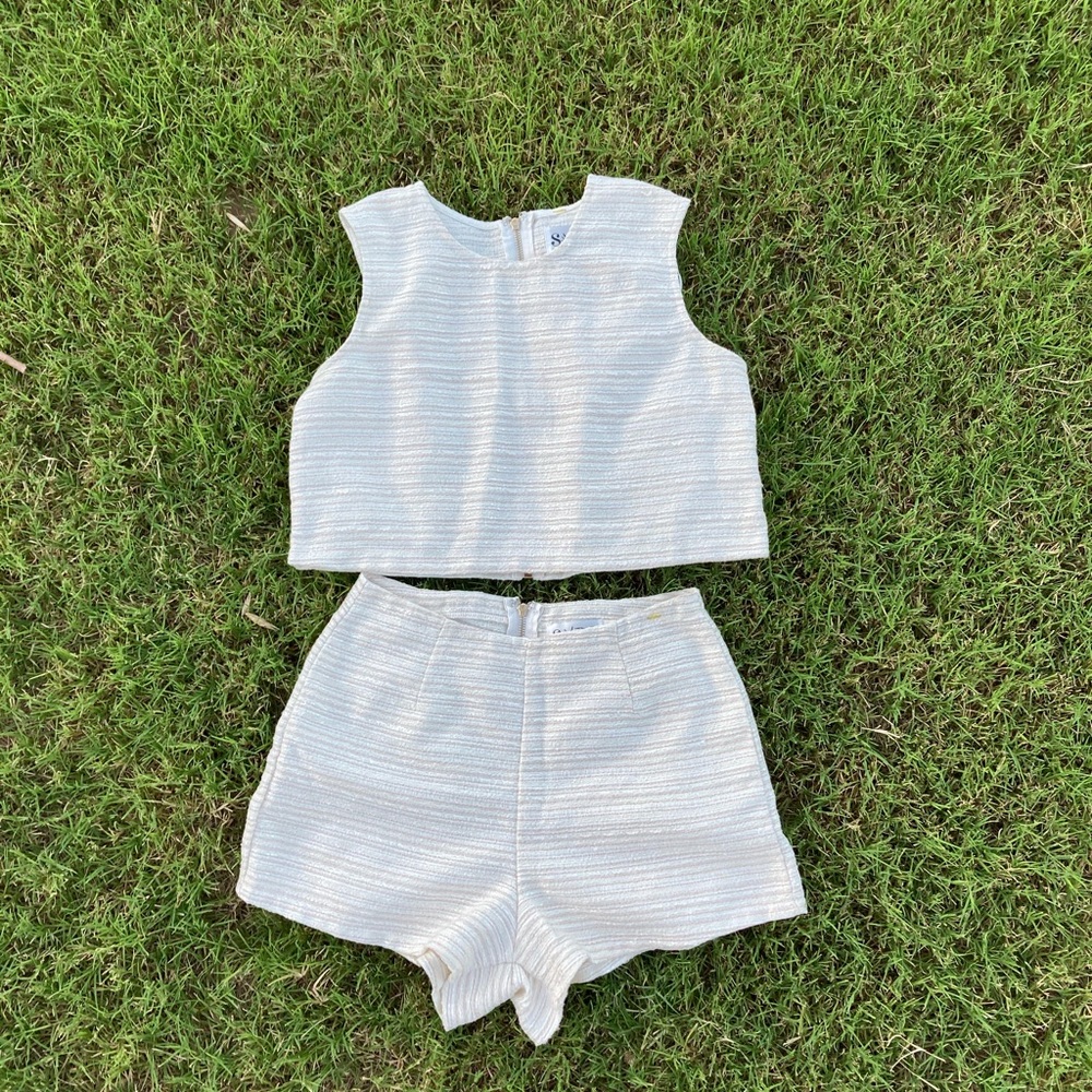 VINTAGE set of shorts and cropped top